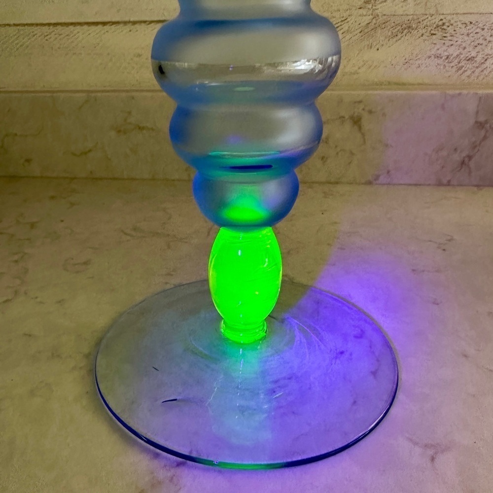 MURANO GLASS, COLORFUL VASE IN LIGHT BLUE WITH FROSTED EFFECT. URANIUM GLASS - Picture 12 of 12